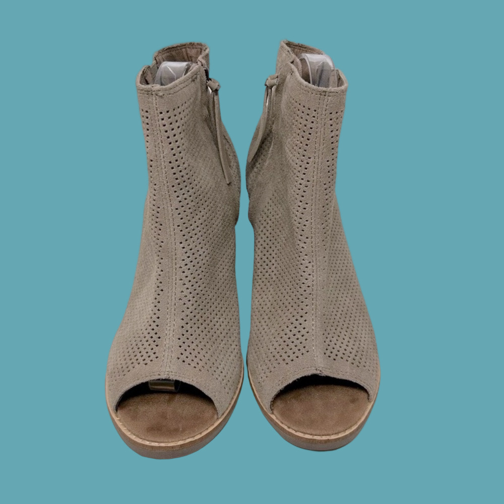 TOMS Suede Heeled Ankle Boots Open Toe Taupe Tan Gray Size 8 Perforated Bohemian - Picture 4 of 11